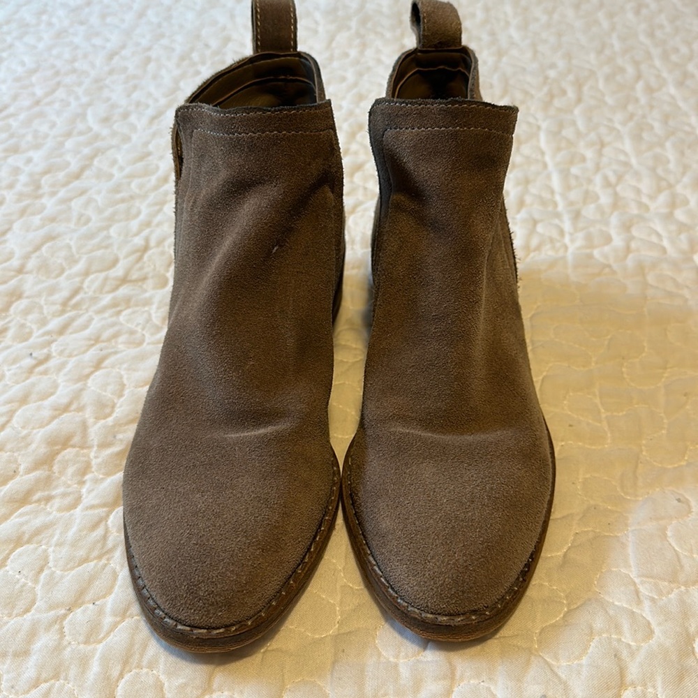 Dolce Vita brown shade booties